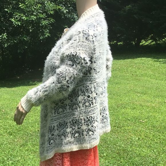 Like NEW Cirana Eyelash Aztec Design Cardigan - Picture 4 of 8